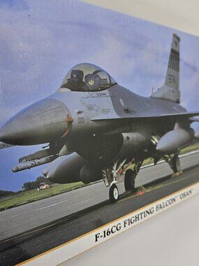 SEALED Hasegawa F-16 CG Fighting Falcon ‘OSAN’ 1:48 Scale Jet Model Kit 09826